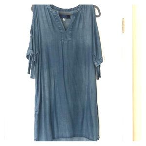 Chambray dress with split sleeves